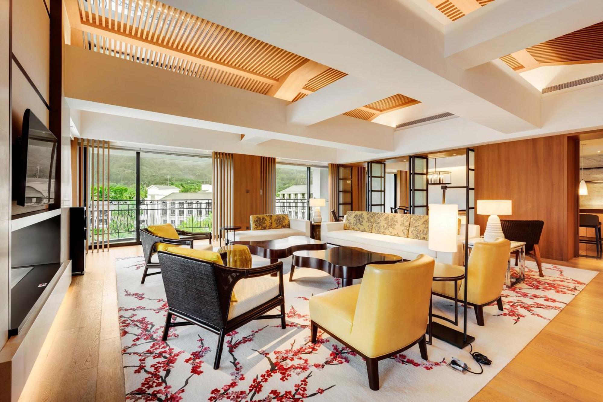 The Westin Tashee Resort, Taoyuan Даксі Екстер'єр фото The Living Room at The Residence, Mandarin Oriental, Hong Kong
